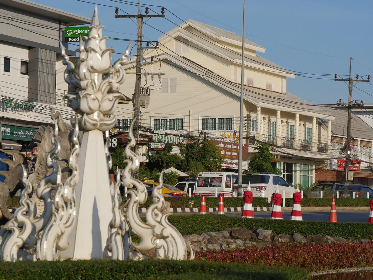 Reun Pon Aek Hotel Csiangraj Kültér fotó